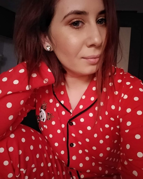 pijamale rosii cu buline